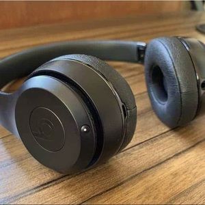 Beats Solo 3 Matte Black $120